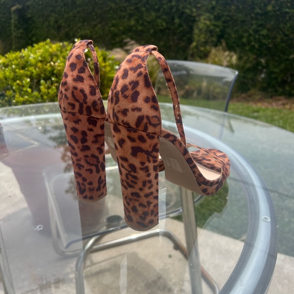 Cheetah heels - Picture 3 of 11